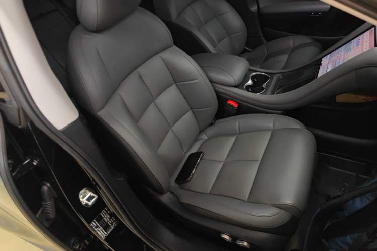 Used IM L6 2024 Max Standard Edition Right Front Seat