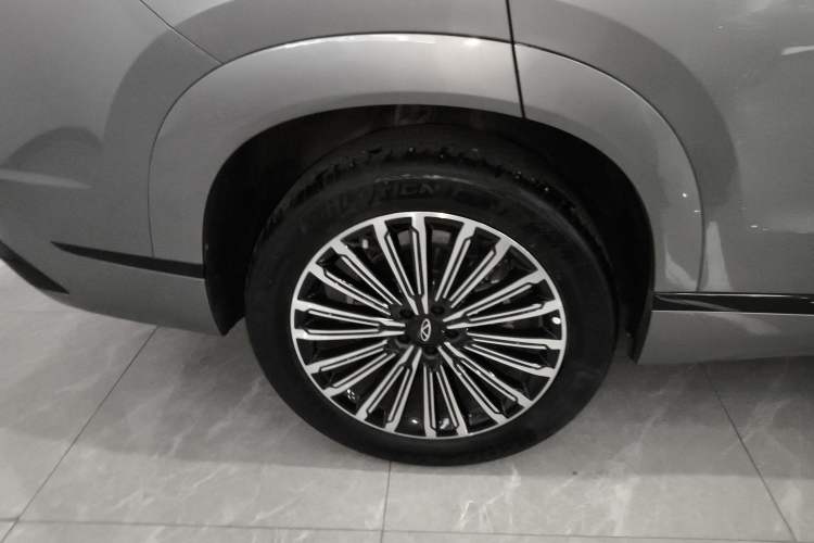 Used Chery Tiggo 9 C-DM 2025 1.5T 106KM Ultra-Comfort Edition 5 Seats Lithium-NMC
