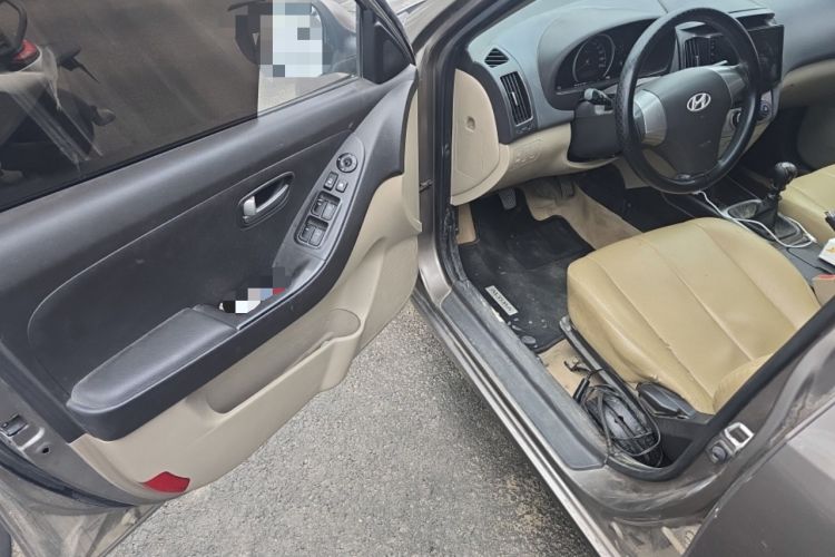 Used Hyundai Celesta 2011 1.6L Manual Comfort Edition Driver Seat