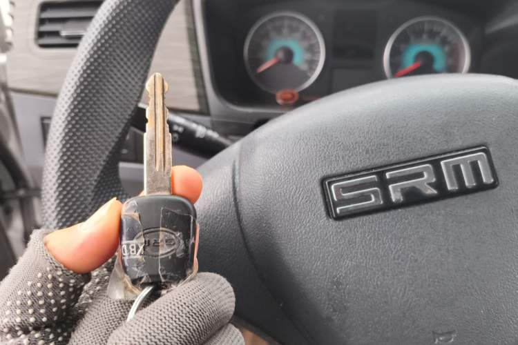 Used Jinbei Hiace X30 CNG 2023 1.5L Natural Gas Super-Enjoyment Passenger Van 5/6/7 Seats No Air Conditioning SWCC15M
