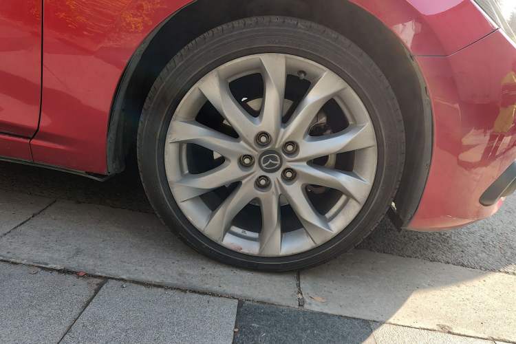 Used Mazda 3 Axela 2014 Sedan 2.0L Automatic Flagship Model