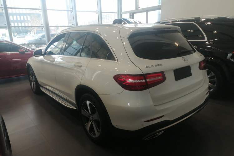 Used Mercedes-Benz GLC 2017 GLC 260 4MATIC Luxury Model
