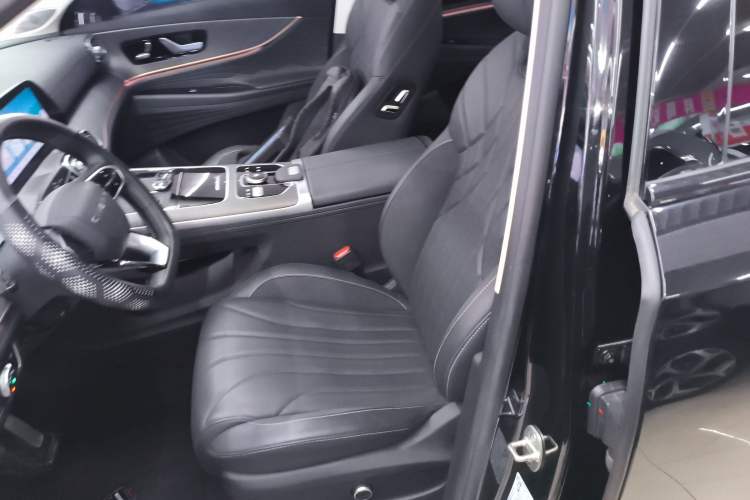 Used Chery Tiggo 9 2025 2.0T Dual-Clutch Two-Wheel Drive Black Samurai Edition 5 Seats