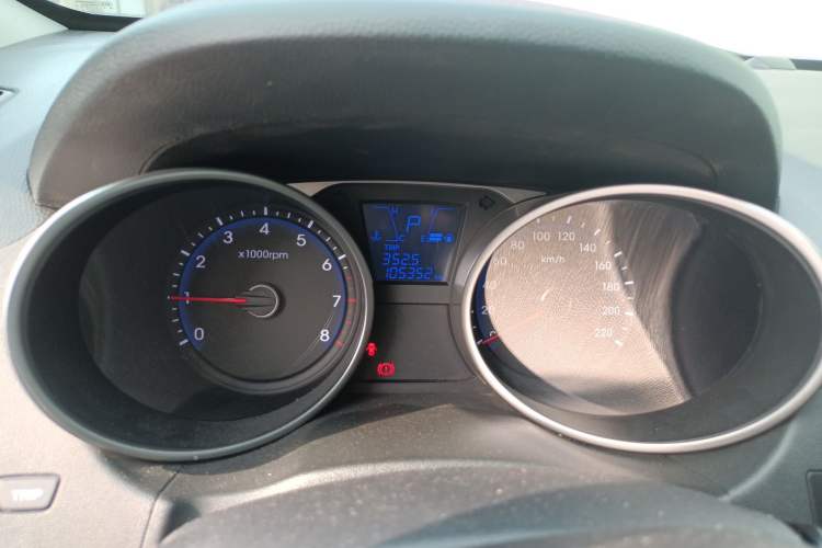 Used Hyundai ix35 2013 2.0L Automatic Two-Wheel Drive Smart GLS China IV Standard Instrument Cluster