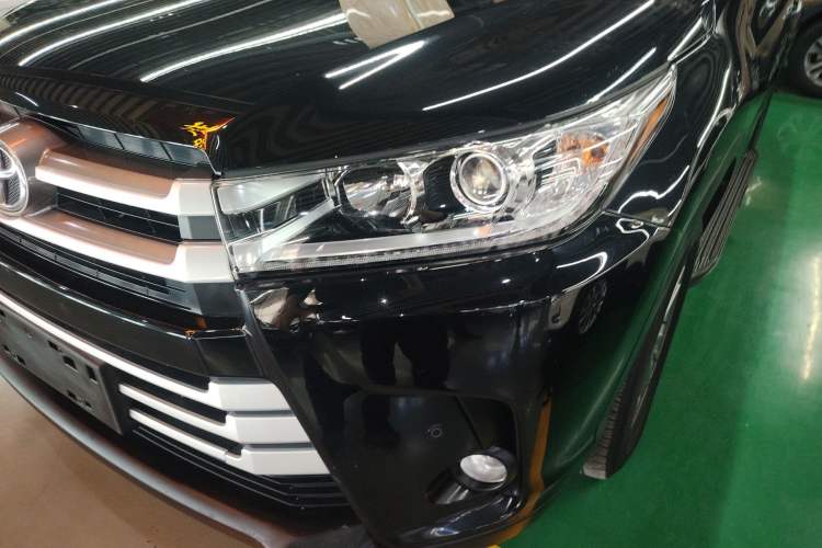 Used Toyota Highlander 2018 2.0T Four-Wheel Drive Elite Edition 7 Seats China VI Standard Left Front Headlight