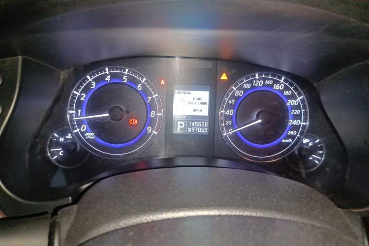 Used Infiniti QX50 2013 2.5L Two-Wheel-Drive Elegant Edition