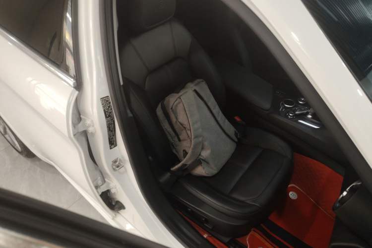 Used Alfa Romeo Giulia 2017 2.0T 280HP Luxury Edition
