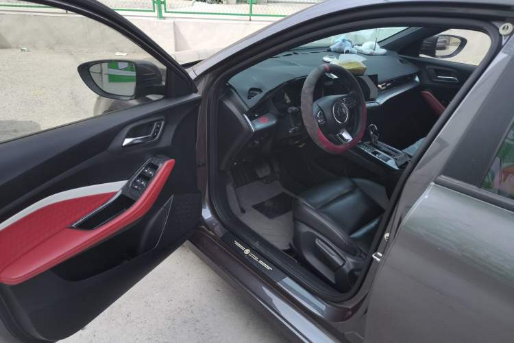 Used MG 5 2021 180 DVVT CVT Youth Luxury Edition
