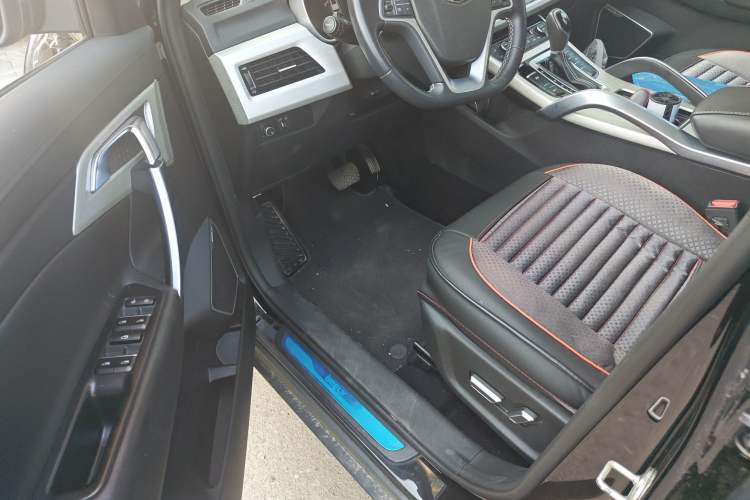 Used Geely Auto Emgrand X7 Sport 2018 1.8TD Automatic Two-Wheel Drive Smart Connect 4G Internet Edition
