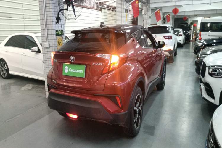 Used Toyota C-HR 2018 2.0L Leading Edition China VI Rear Right 45 Deg