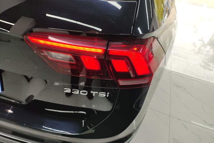 Used Volkswagen Tiguan L 2024 330TSI Automatic Two-Wheel Drive R-Line Enhanced Edition Right Rear Taillight