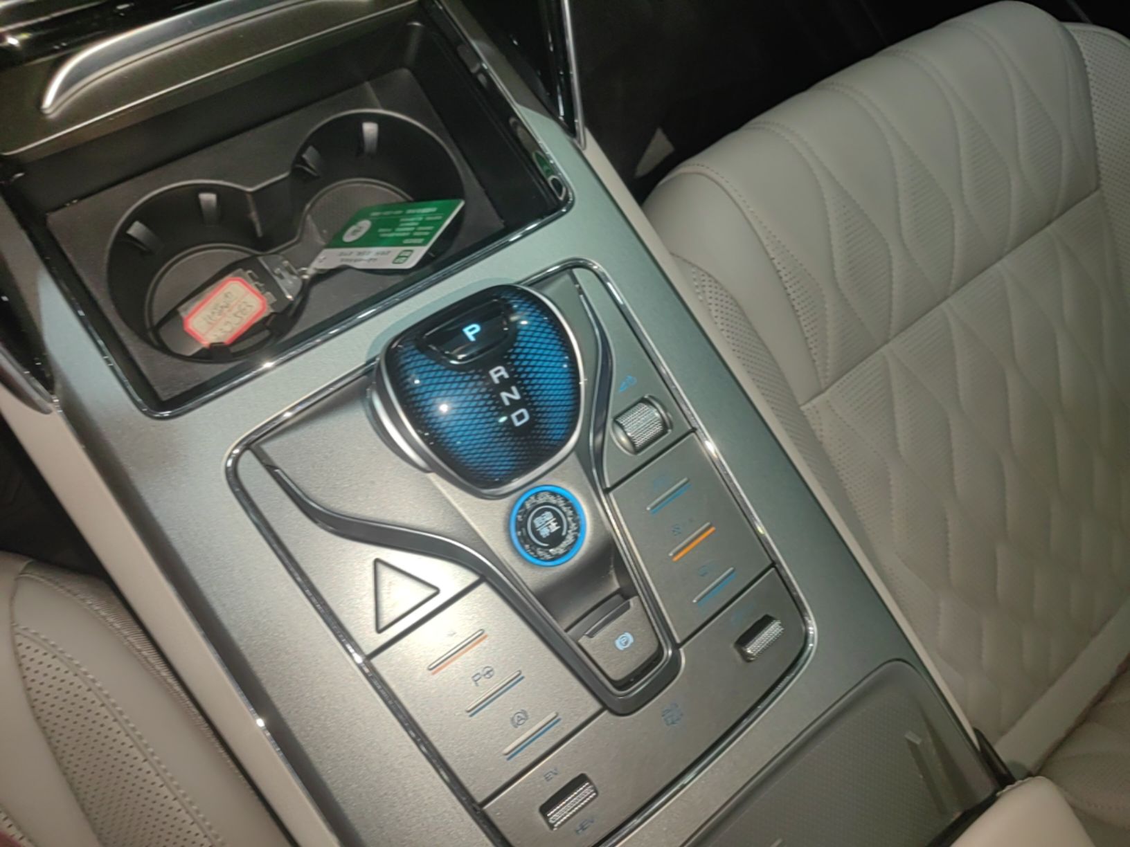 BYD Tang New Energy 2025 Intelligent Driving Version DM-i 115KM Prestige Edition - Executive — снимка 16