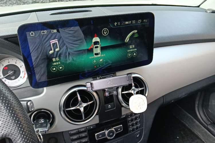 Used Mercedes-Benz GLK-Class 2013 GLK 300 4MATIC Dynamic Sunroof Model
