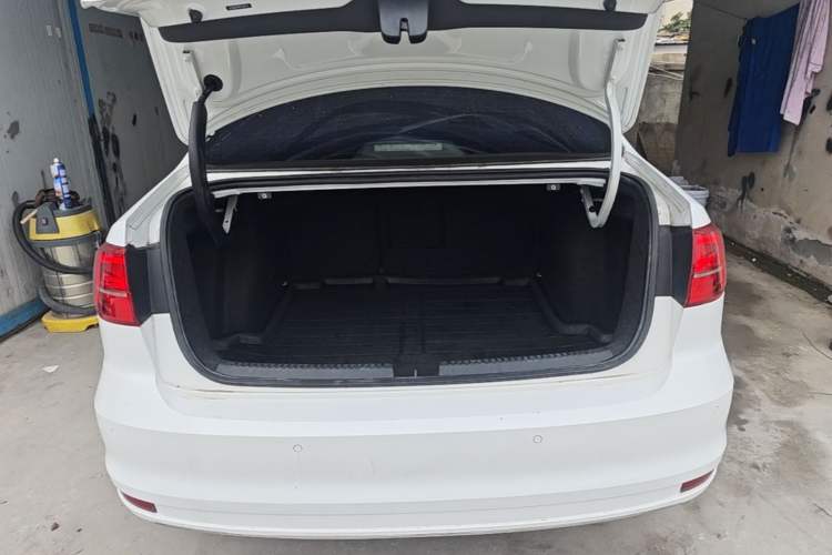 Used Volkswagen Sagitar 2015 1.6L Automatic Comfort Model