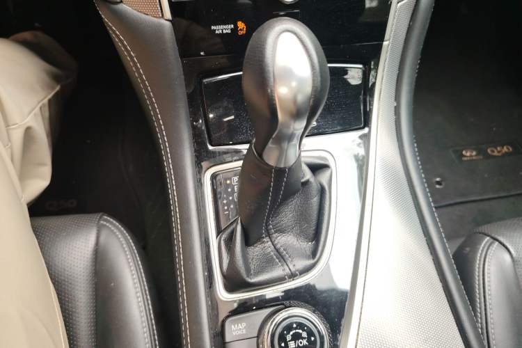 Used Infiniti Q50L 2016 2.0T Enjoyment Edition Gear Lever