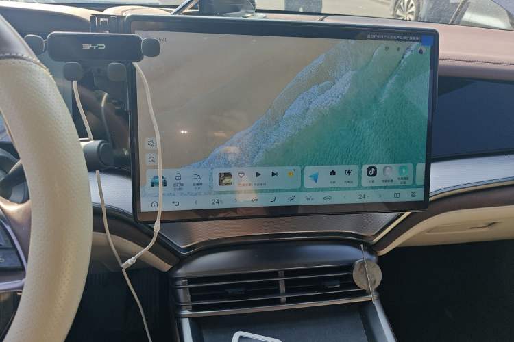 Used BYD Seal 07 DM-i 2025 DM-i 1.5L 125km Prestige Model Audio And AC Panel