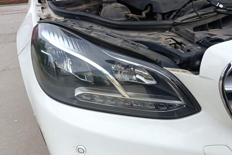 Used Mercedes-Benz E-Class 2015 Restyled E 260 L Sport Edition Right Front Headlight
