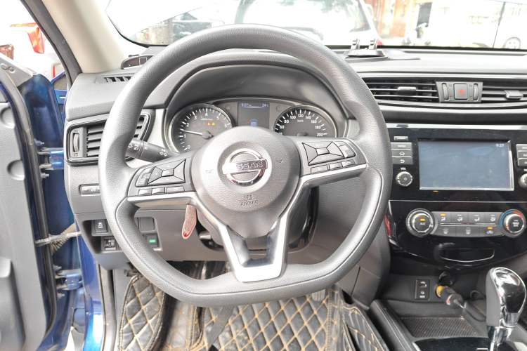 Used Nissan X-Trail 2017 2.0L CVT 7-Seater Comfort Edition 2WD
