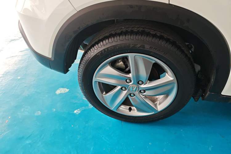 Used Honda Vezel 2020 220 TURBO CVT Elite Edition Right Rear Wheel Hub