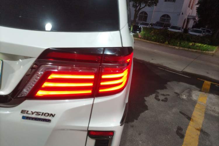 Used Honda Elysion 2019 2.0L Hybrid Luxury Edition