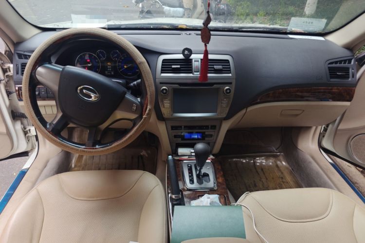 Used GAC Trumpchi GA5 2011 2.0L Automatic Elite Edition Center Console