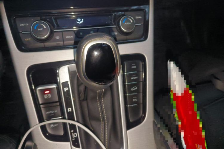 Used Geely Auto Emgrand X7 Sport 2016 1.8TD Automatic Smart Connectivity Version Gear Lever