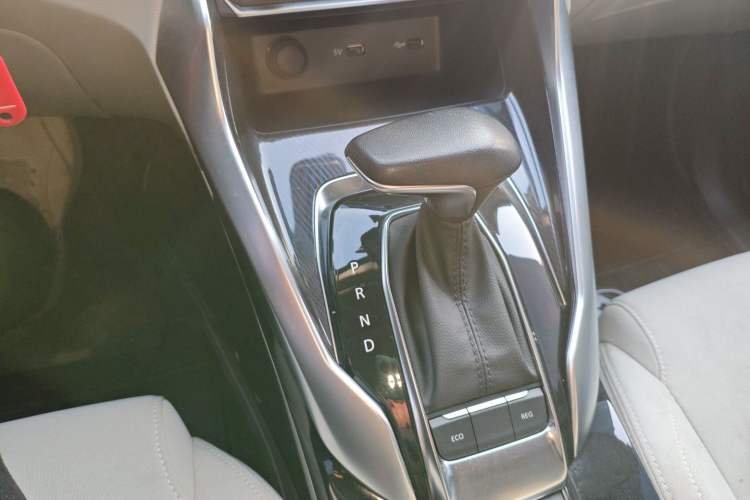 Used SAIC MAXUS Dajia 5 2022 430 km Elite Version 7-Seater