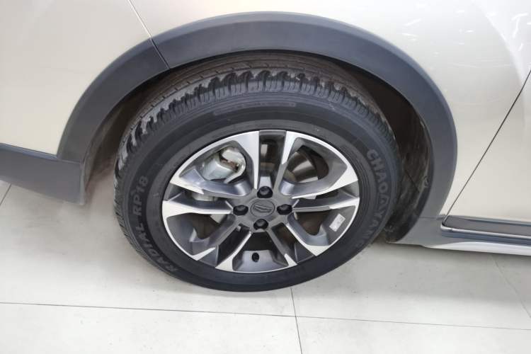 Used Geely Auto Vision X3 2020 1.5L CVT Luxury Model Left Front Wheel Hub