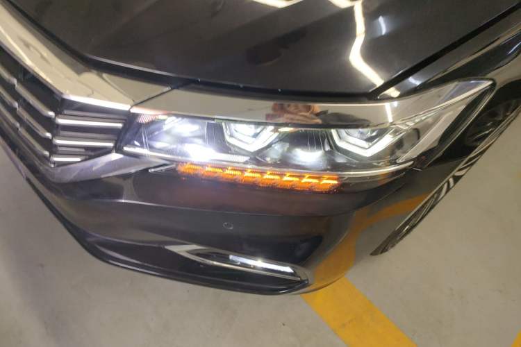 Used Volkswagen Passat 2020 Revised Version 330TSI Luxury Edition China VI Standard