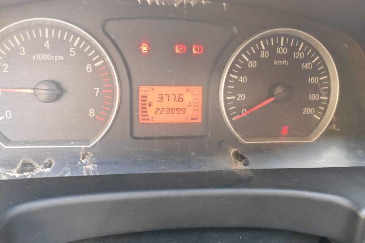 Used FORTHING Lingzhi 2014 V3 1.5L 7-Seater Luxury Model
