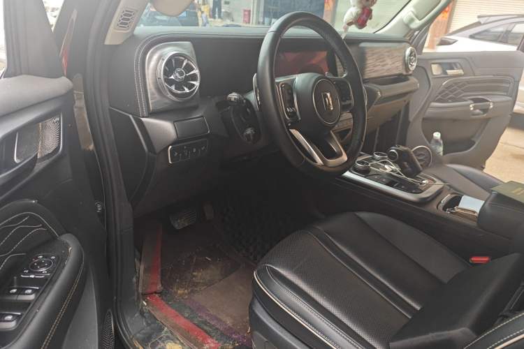 Used Tank 300 2023 City Edition 2.0T—Stylish as Ever Driver Seat