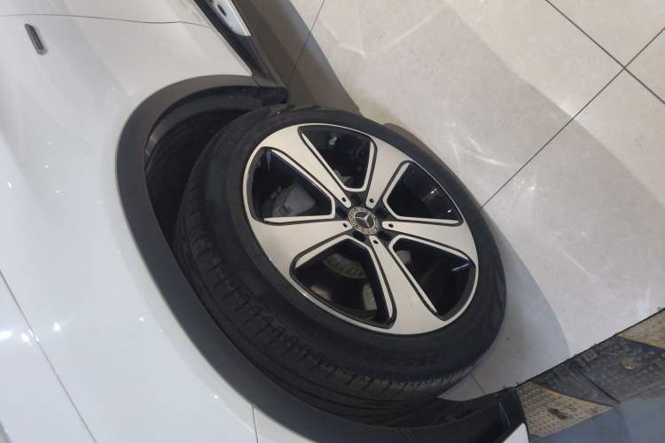 Used Mercedes-Benz GLC 2022 GLC 300 L 4MATIC Dynamic Edition Prestige Model Left Front Wheel Hub