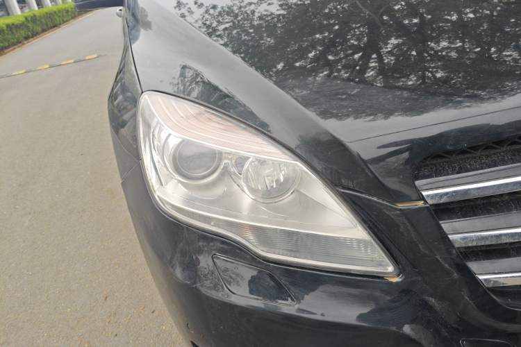 Used Mercedes-Benz R-Class 2011 R 300 L Business Model Right Front Headlight