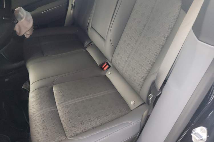 Used Zeekr 7X 2025 100 kWh Long-Range Rear-Wheel Drive with Intelligent Driving Features Left Rear Seat