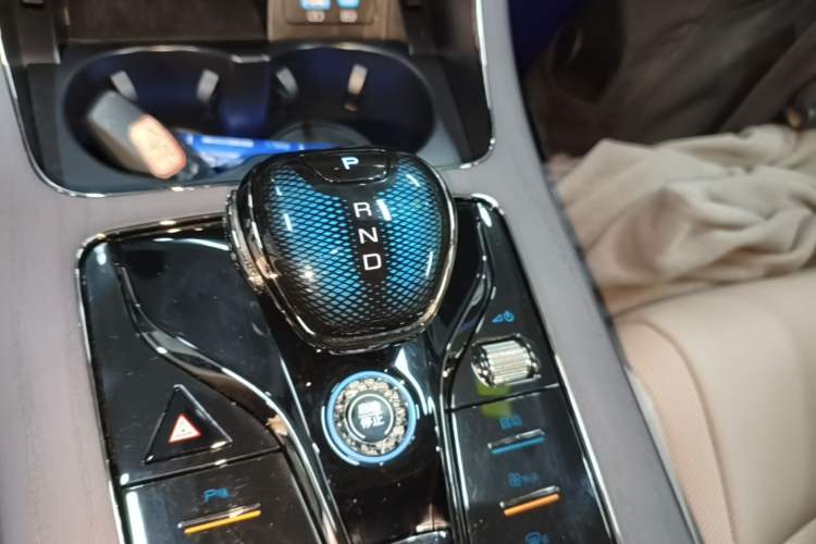 Used BYD Han 2025 DM-i Intelligent Driving Edition 125KM LiDAR Flagship Model Gear Lever