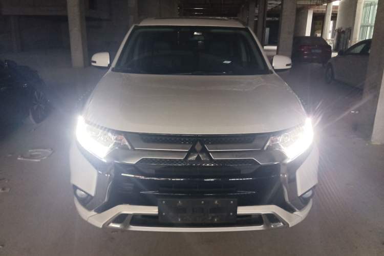 Used Mitsubishi Outlander 2021 2.0L Two-Wheel Drive Comfort Edition 5 Seats
