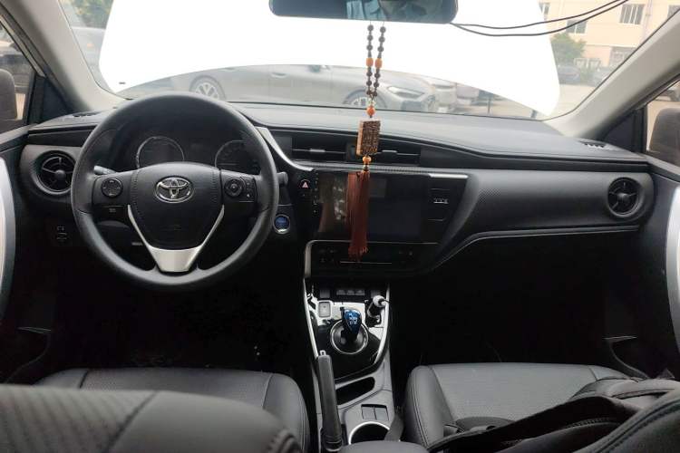 Used Toyota Levin Hybrid E+ 2019 1.8L PH GS E-CVT Elite Edition Center Console