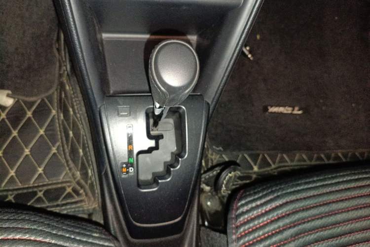 Used Toyota YARiS L Zhi Xiang 2019 1.5E CVT Dynamic Edition China VI compliant Gear Lever