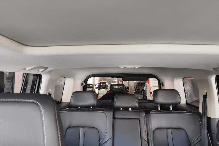 Used Tank 300 2021 City Edition 2.0T—Truly Stylish
