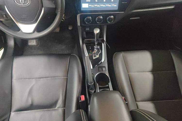 Used Toyota Corolla 2017 Revised Version 1.2T S-CVT GL Gear Lever