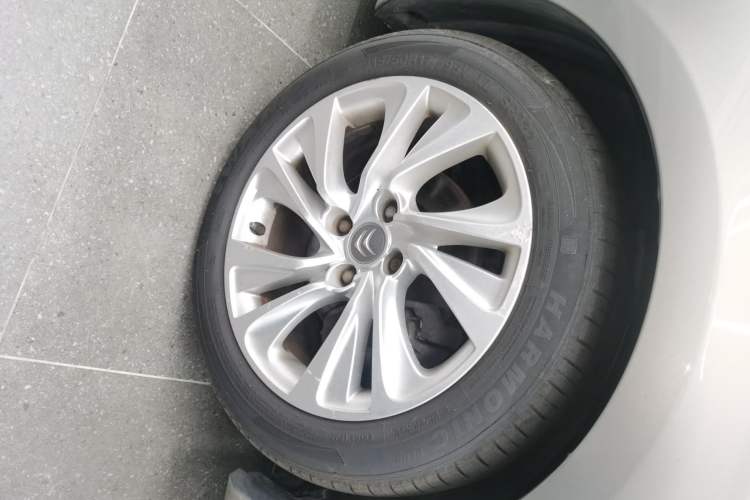 Used Citroen C4L 2014 1.6THP Intelligent Drive Automatic Dynamic Model Right Front Wheel Hub
