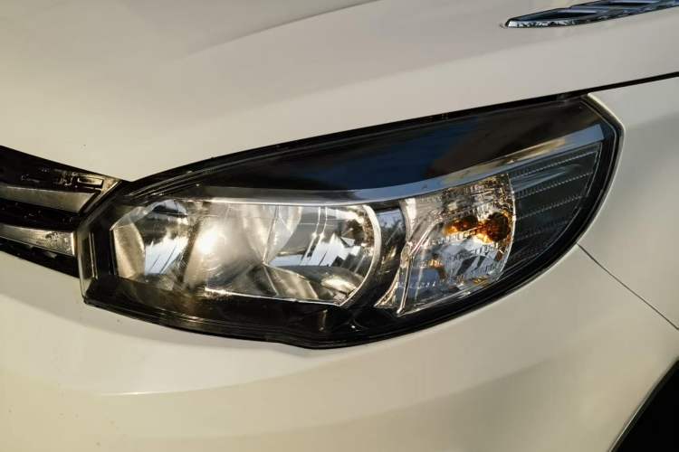 Used Haval H1 2017 Red-Label 1.5L AMT Comfort Model Left Front Headlight