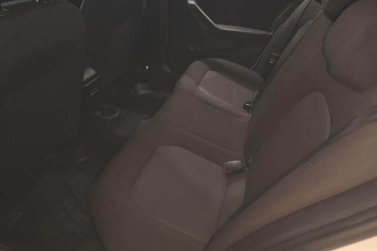 Used Volkswagen Jetta 2013 1.6L Manual Fashion Edition