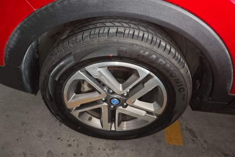 Used CHANGAN CS55 2018 1.5T Automatic Colorful Edition China V Standard Left Front Wheel Hub