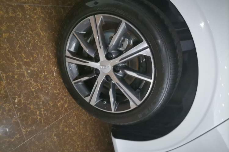 Used Geely Auto Emgrand 2023 4th Generation Champion Edition 1.5L CVT Prestige Model Right Rear Wheel Hub