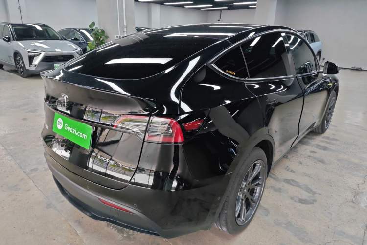 Used Tesla Model Y 2023 Rear-Wheel-Drive Version
