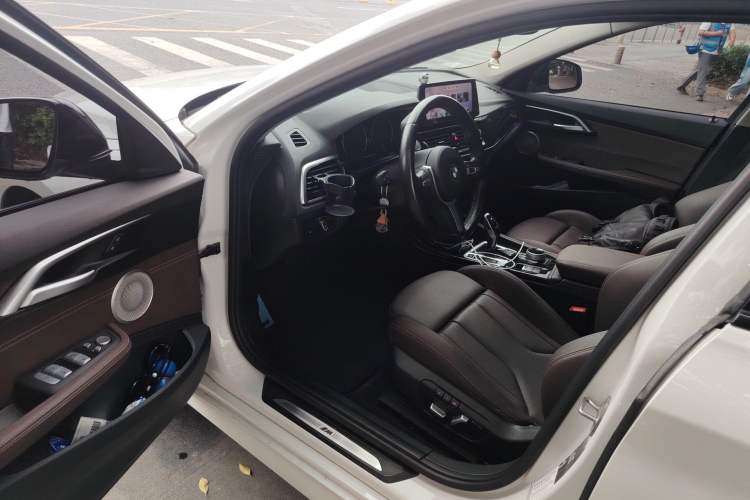 Used BMW 1 Series 2023 125i M Sport Night Edition Driver Seat