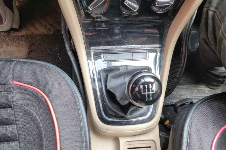 Used Volkswagen Bora 2014 1.6L Manual Comfort Model
