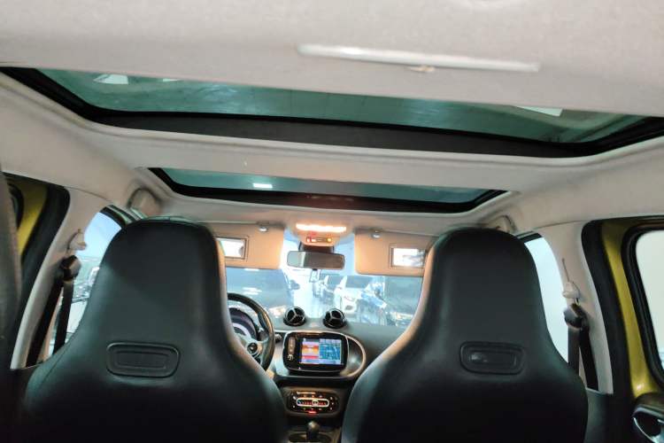 Used smart forfour 2016 0.9T 66 kW Pioneer Edition