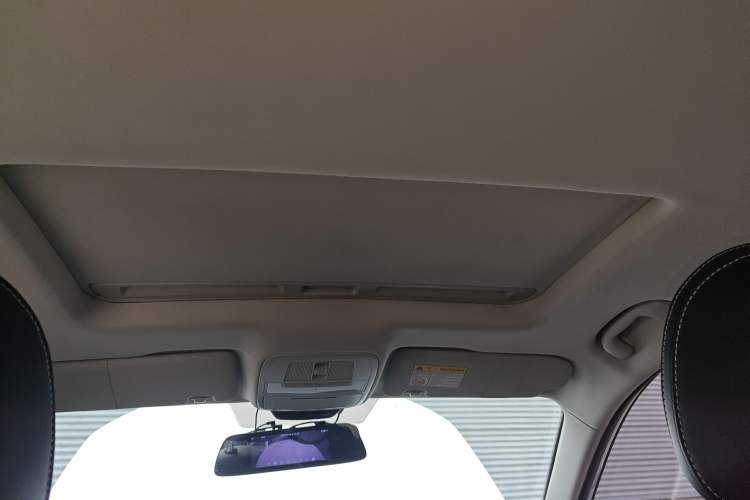 Used Roewe i5 2020 1.5L Automatic 4G Connect Luxury Flagship Edition
